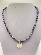 Collier Emblème - perles d'eau douce teintées